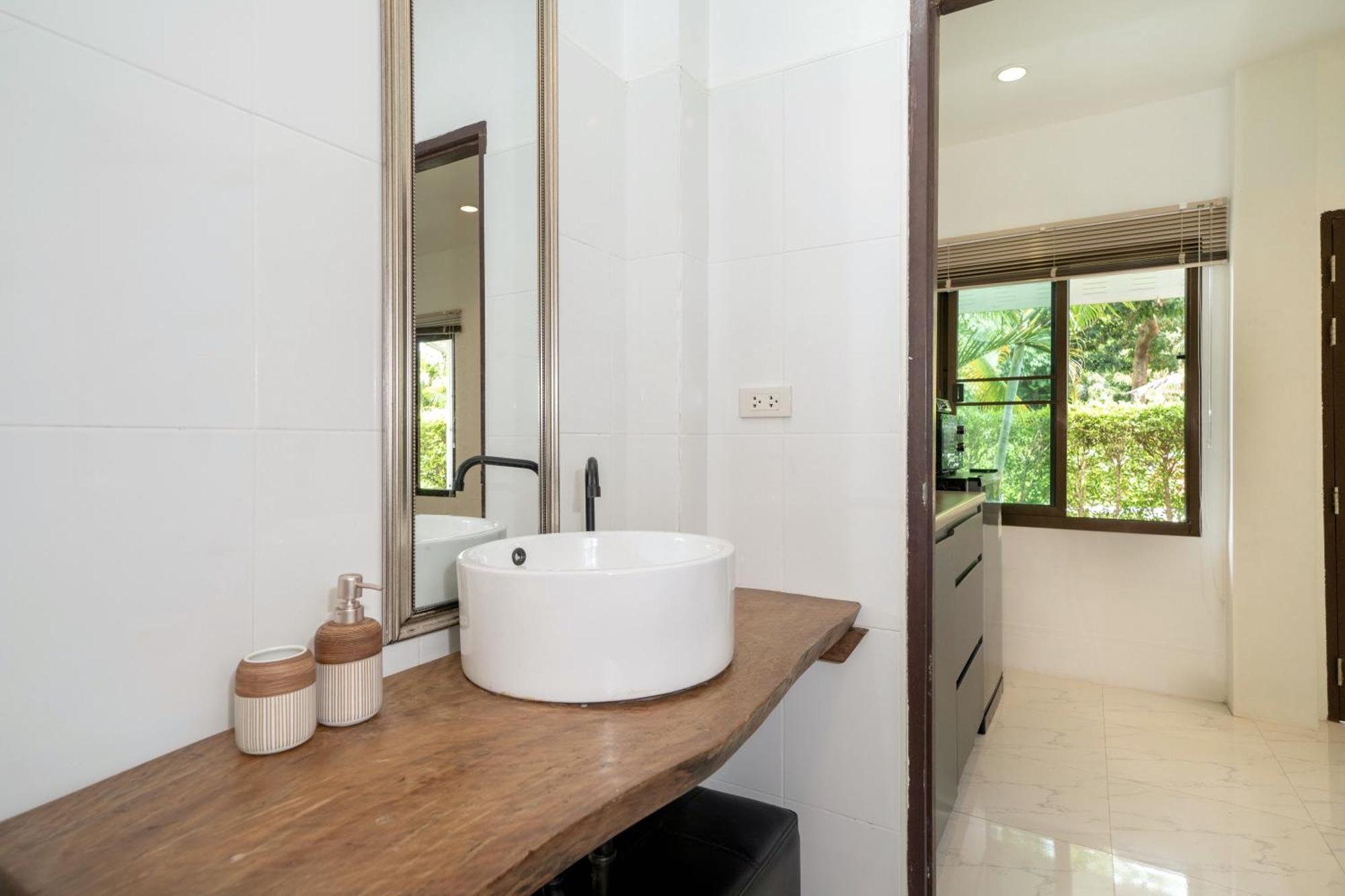 Oxavia Garden Oasis In Nai Harn - Your Private Tropical Garden With 3 Cabins And Jacuzzi Rawai Luaran gambar